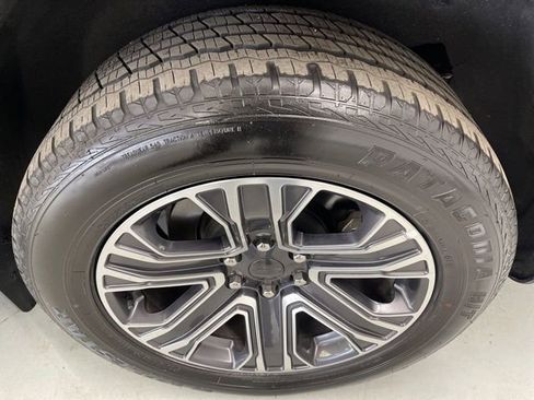 Used 2024 Jeep Wagoneer L Series II w/ Flexible Seating Group image 7