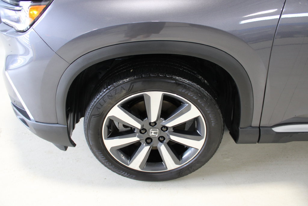 Used 2023 Honda Pilot Touring image 4