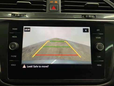 Used 2022 Volkswagen Tiguan SE image 26