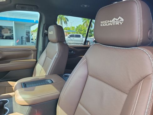 Used 2021 Chevrolet Tahoe High Country RWD image 15
