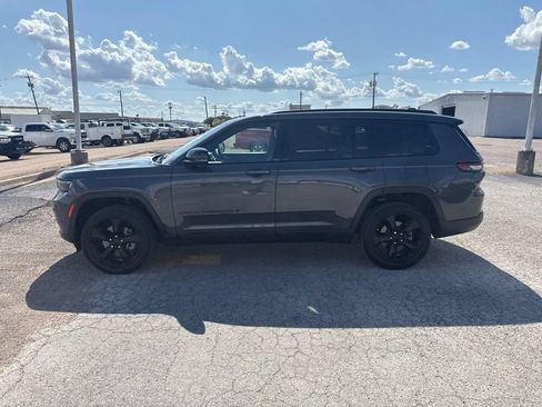 Used 2023 Jeep Grand Cherokee L Laredo AWD/4WD image 4