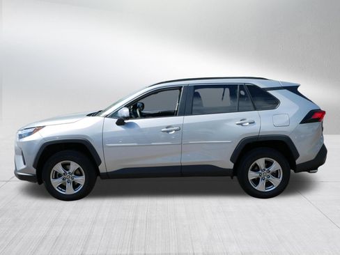 Used 2023 Toyota RAV4 XLE AWD/4WD image 4
