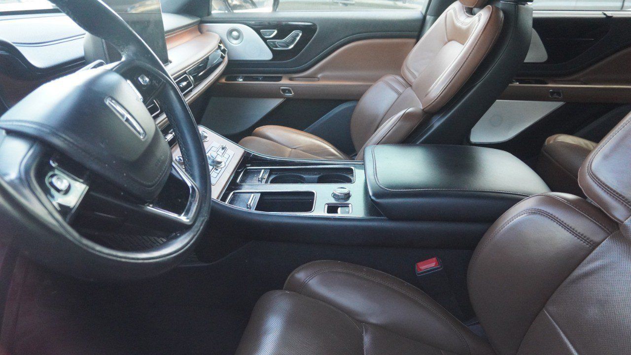 Used 2020 Lincoln Aviator Reserve w/ Equipment Group 201A RWD image 10