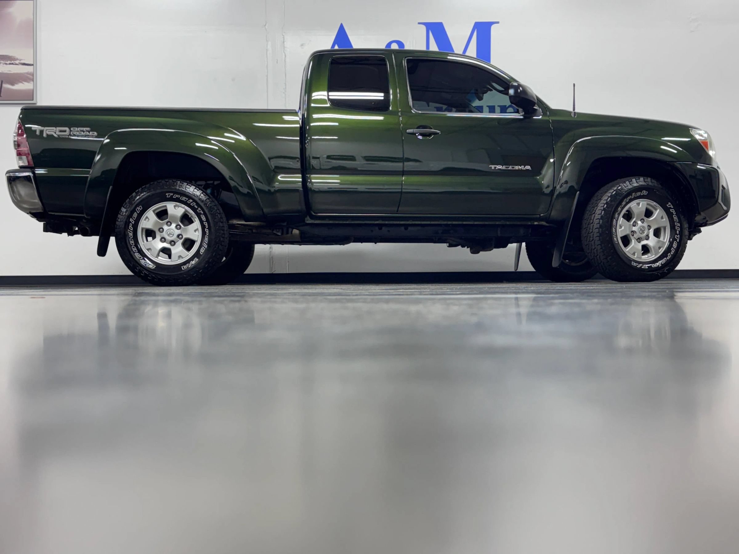 Used 2012 Toyota Tacoma 4x4 Access Cab V6 w/ TRD Off-Road Pkg image 3