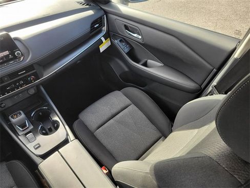 Used 2026 Nissan Rogue SV image 13