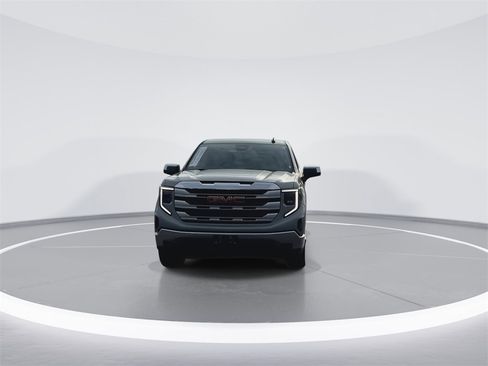 Used 2024 GMC Sierra 1500 SLE image 3