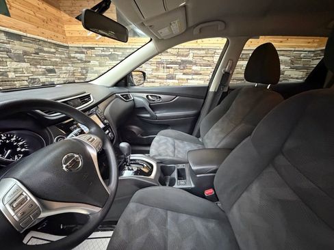 Used 2016 Nissan Rogue SV w/ SV Premium Package image 11