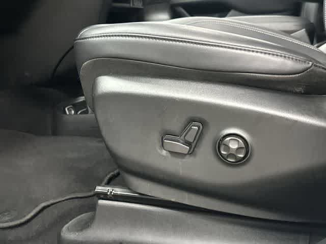 Used 2025 Chrysler Pacifica Select FWD image 26