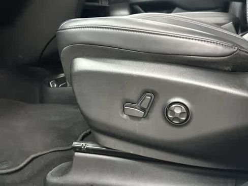 Used 2025 Chrysler Pacifica Select FWD image 26