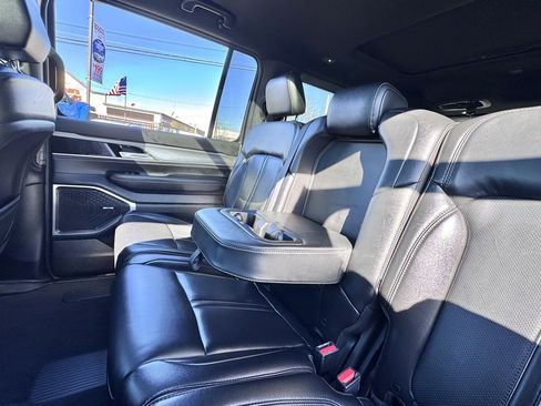 Used 2022 Jeep Wagoneer Series I image 17