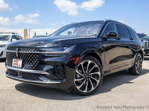 Used 2025 Lincoln Nautilus Black Label AWD/4WD image 2