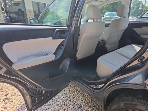 Used 2018 Subaru Forester 2.5i w/ Alloy Wheel Package AWD/4WD image 11