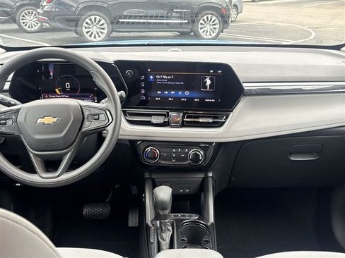 Used 2024 Chevrolet TrailBlazer LT AWD/4WD image 19
