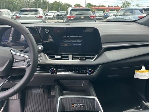 New 2026 Chevrolet Equinox LT w/ Convenience Package II image 3