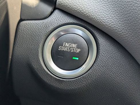 Used 2023 Chevrolet Equinox LS image 28