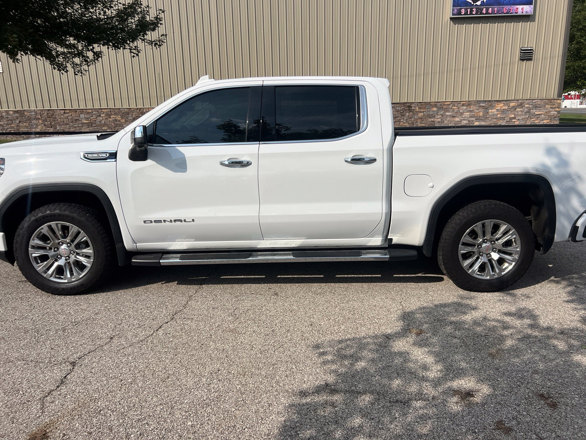 Used 2023 GMC Sierra 1500 Denali AWD/4WD image 9