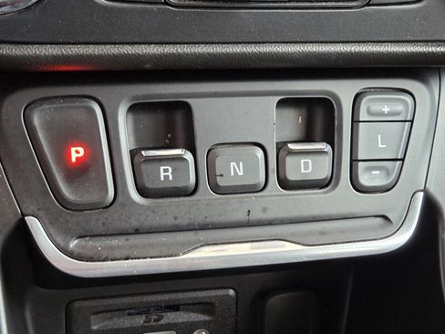 Used 2020 GMC Terrain SLT FWD image 31