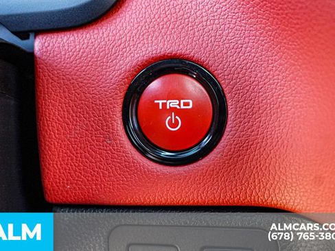 Used 2025 Toyota Tundra Limited AWD/4WD image 47