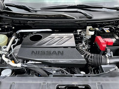 Used 2023 Nissan Rogue Platinum FWD image 32