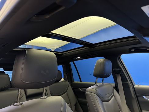 Used 2023 Cadillac XT6 Luxury image 25