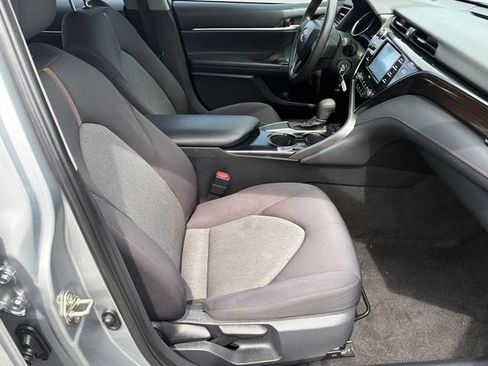 Used 2020 Toyota Camry LE FWD image 13
