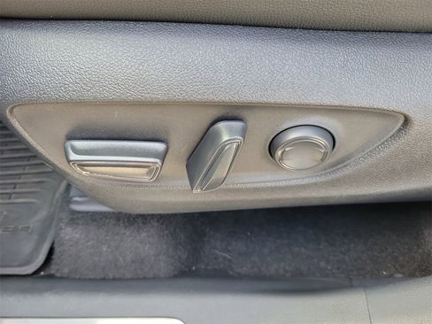 Used 2024 Toyota Grand Highlander XLE image 19