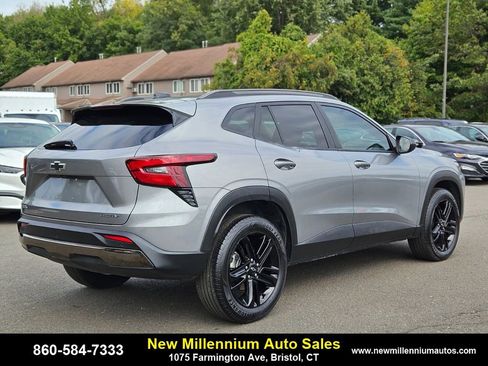 Used 2025 Chevrolet Trax ACTIV w/ Driver Confidence Package image 5