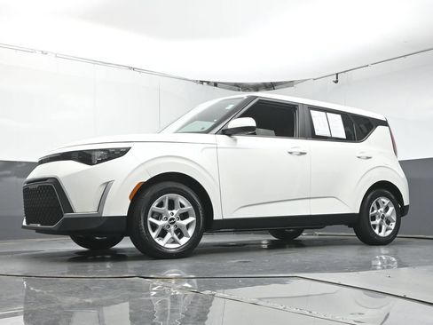 Used 2024 Kia Soul LX w/ Option Group 015 FWD image 35