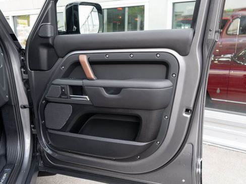 Used 2022 Land Rover Defender 110 X AWD/4WD image 29