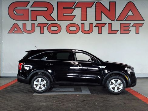 Used 2022 Kia Sorento LX AWD/4WD image 1