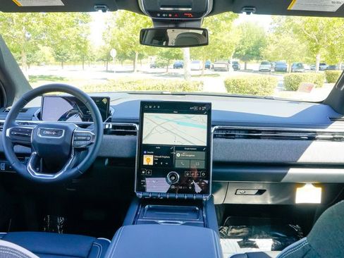 Used 2026 GMC Sierra EV Elevation image 22