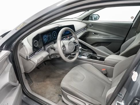 Used 2025 Hyundai Elantra SEL FWD image 18