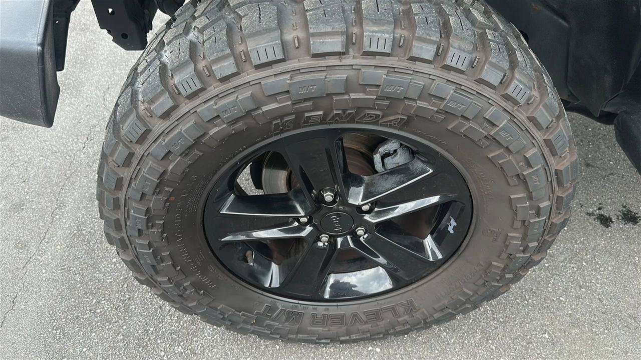 Used 2013 Jeep Wrangler Sahara AWD/4WD image 16