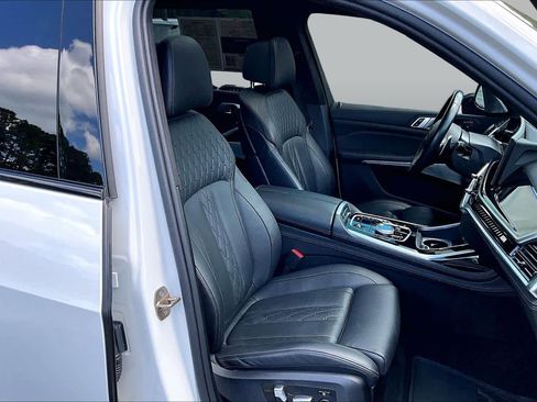 Certified 2024 BMW X7 M60i w/ Executive Package AWD/4WD image 9