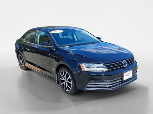 Used 2017 Volkswagen Jetta SE FWD image 1