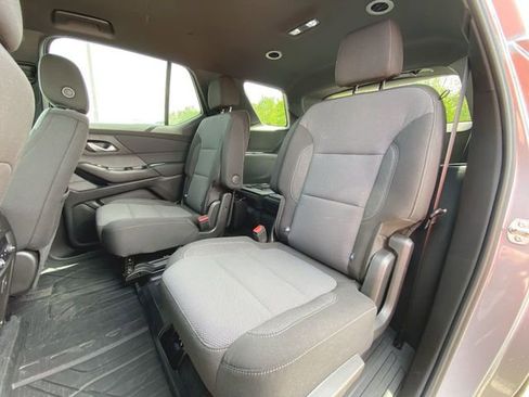 Used 2024 Chevrolet Traverse LT FWD image 23