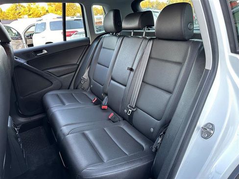 Used 2017 Volkswagen Tiguan S image 21