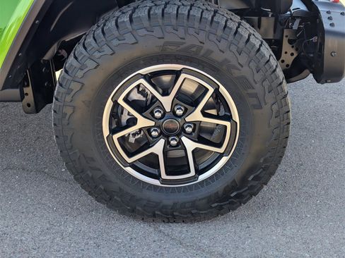 Used 2025 Jeep Gladiator Rubicon image 9