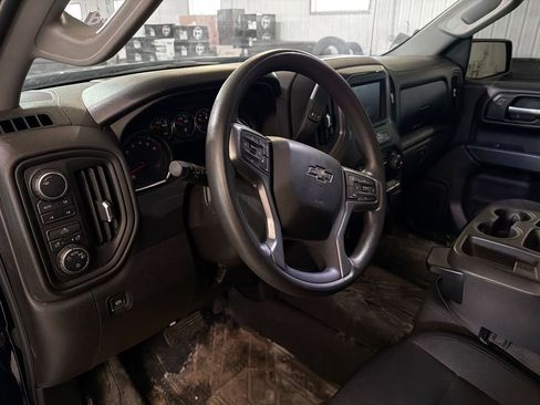 Used 2022 Chevrolet Silverado 1500 Custom Trail Boss w/ Safety Confidence Package AWD/4WD image 8