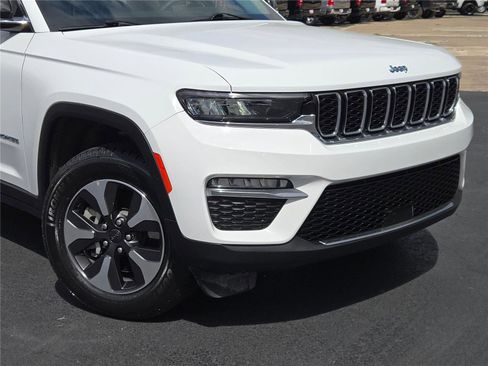 Used 2024 Jeep Grand Cherokee Limited 4xe AWD/4WD image 2