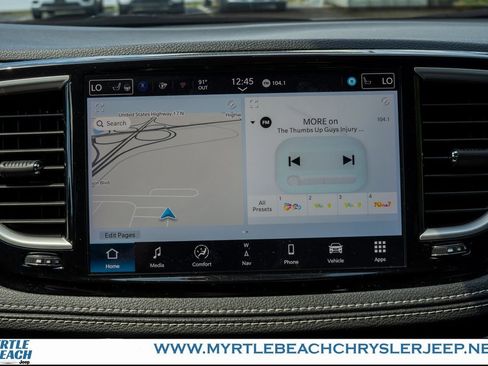 New 2025 Chrysler Pacifica Select w/ Uconnect Theater Family Group image 19