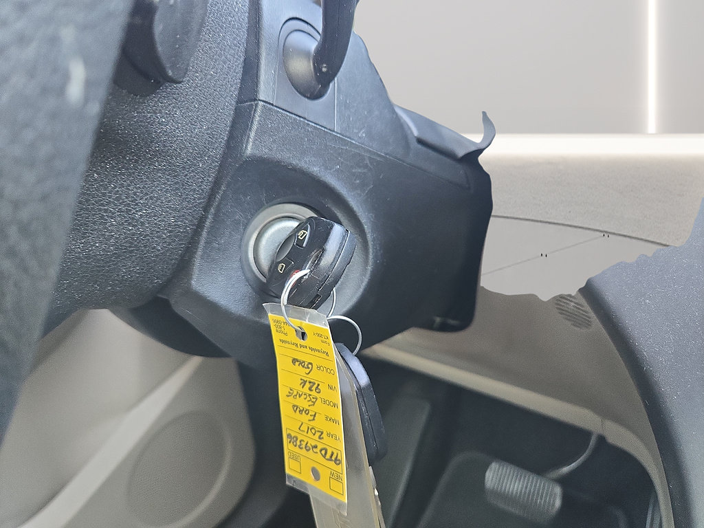 Used 2017 Ford Escape SE FWD image 36