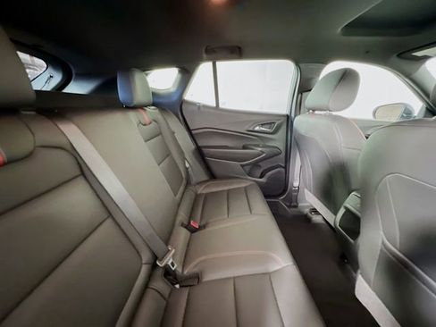 Used 2024 Chevrolet Trax RS w/ Sunroof Package image 23