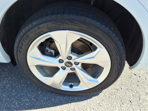 Used 2021 Audi Q5 Prestige w/ Prestige Package image 19