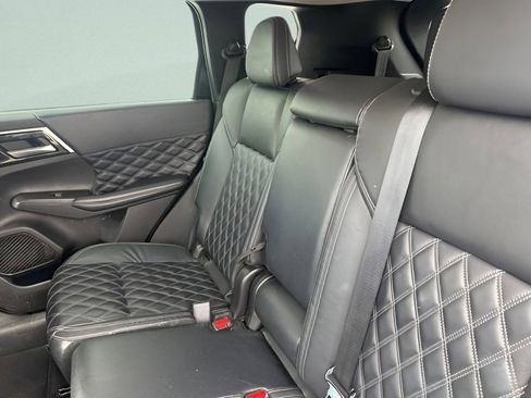 Used 2022 Mitsubishi Outlander SEL image 14