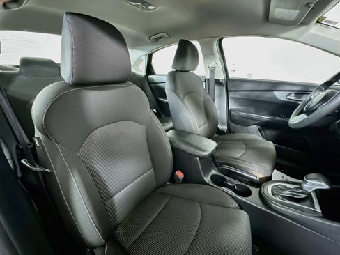 Used 2020 Kia Forte LXS FWD image 25
