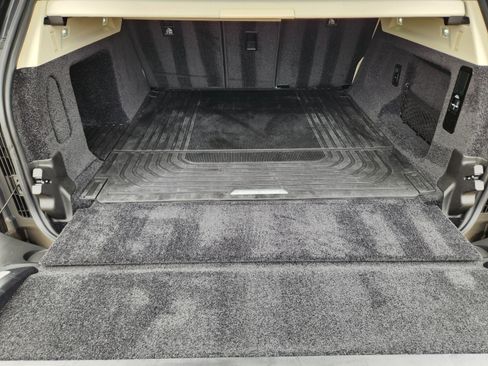 Certified 2025 Land Rover Range Rover SE AWD/4WD image 28