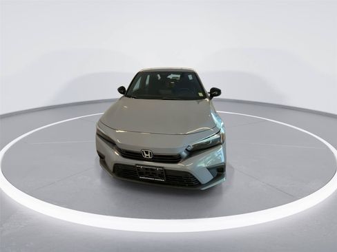 Used 2022 Honda Civic Sport image 3