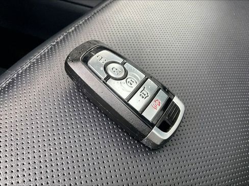 Used 2025 Ford Expedition Max Platinum image 37