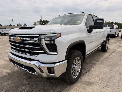 New 2026 Chevrolet Silverado 2500 LTZ w/ LTZ Plus Package AWD/4WD image 1